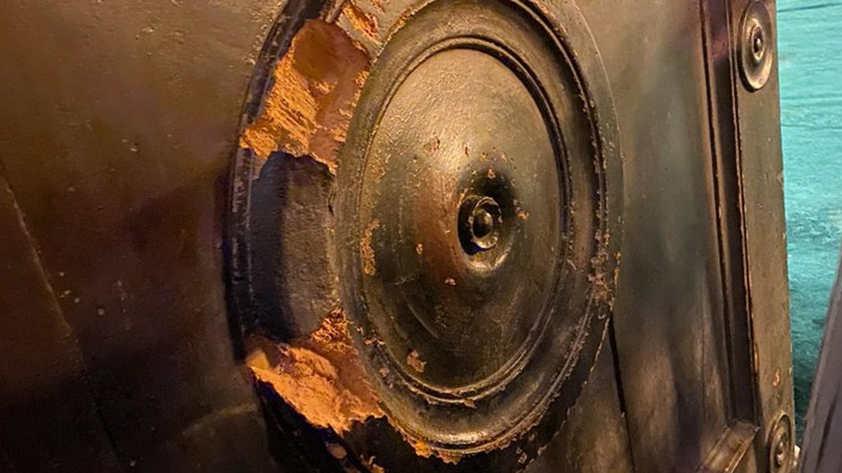 Ecdat yadigarı kapı vandalizm kurbanı