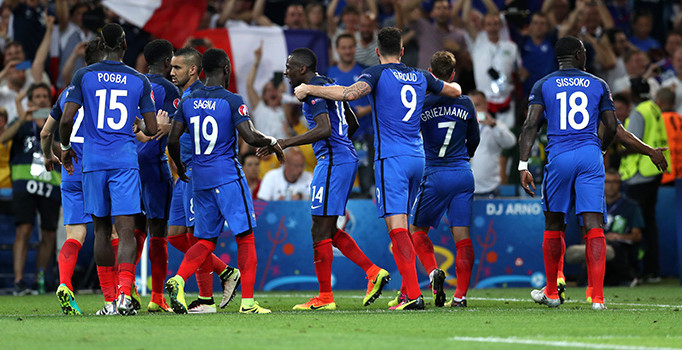 Horozlar Panzer'i durdurdu: Almanya 0-2 Fransa