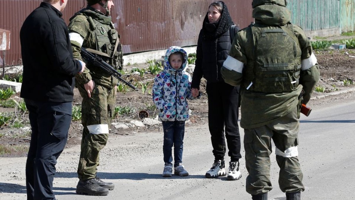 Rus Savunma Bakanı Şoygu: Ukrayna'nın Mariupol kentini ele geçirdik
