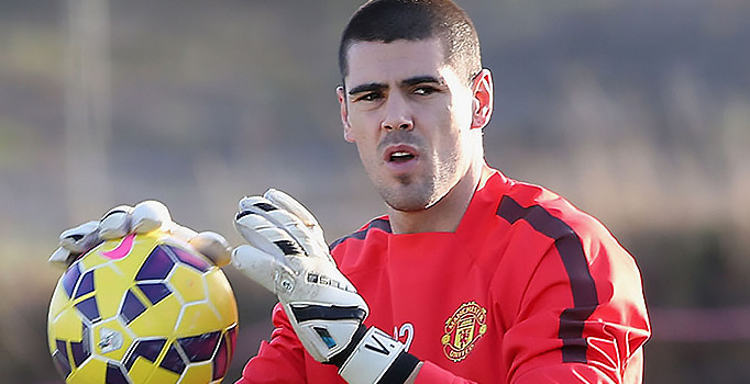 Victor Valdes yeni kulübüyle 2 yıllık sözleşme imzaladı