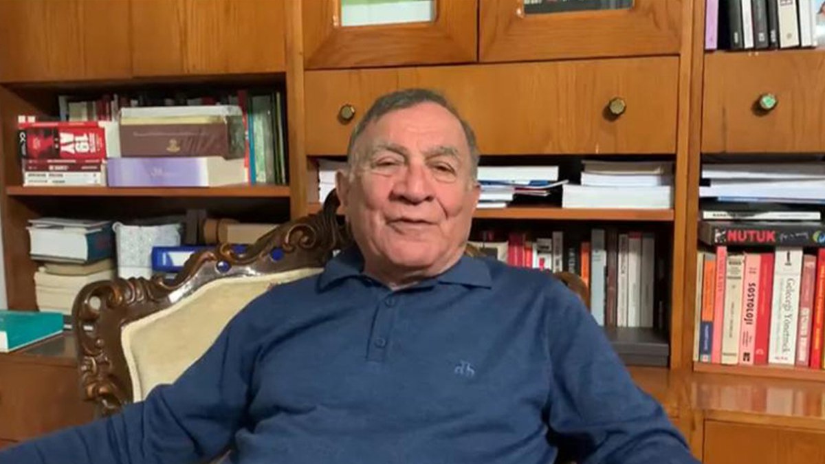 Seyhan Belediye Başkanı Akif Kemal Akay, iftarda saldırıya uğradı