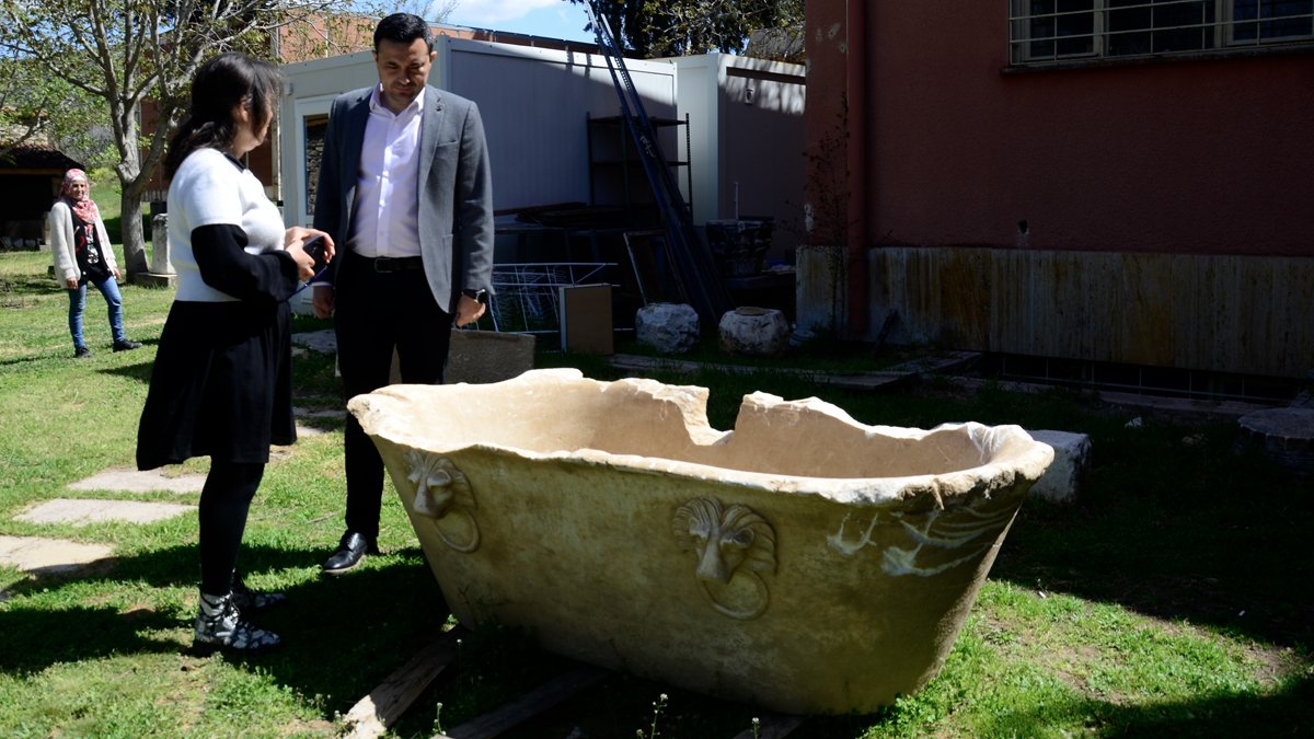 Dünyadaki nadir örneklerden birisi! 1800 yıllık küvet Afrodisyas'ta