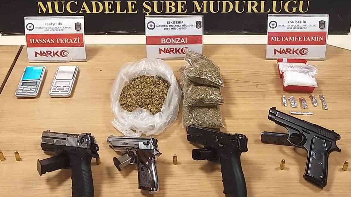 Eskişehir’de uyuşturucu operasyonu: 5 gözaltı