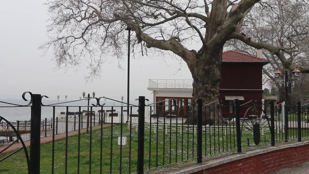 Tarihi 'Yürüyen Köşk' bakımsızlık nedeniyle kaderine mahkum edildi