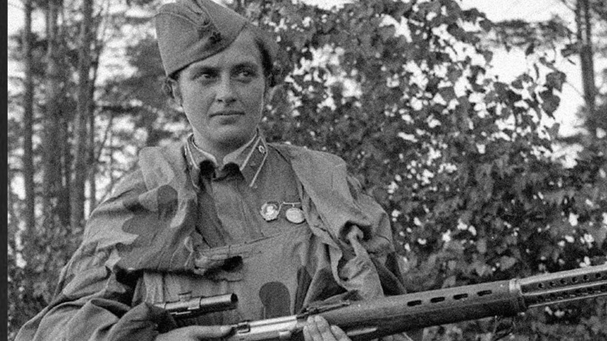 Bu Keskin Nişancı Kadın Dünyayı Dize Getirdi!  İşte Almanları Korkudan Titreten Kievli Bayan Ölüm Pavlichenko