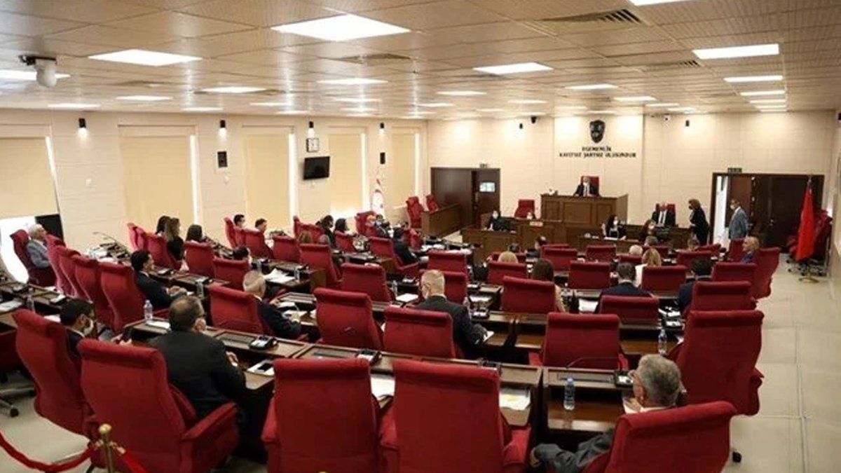 KKTC'de koalisyon göreve başlamadan dağıldı