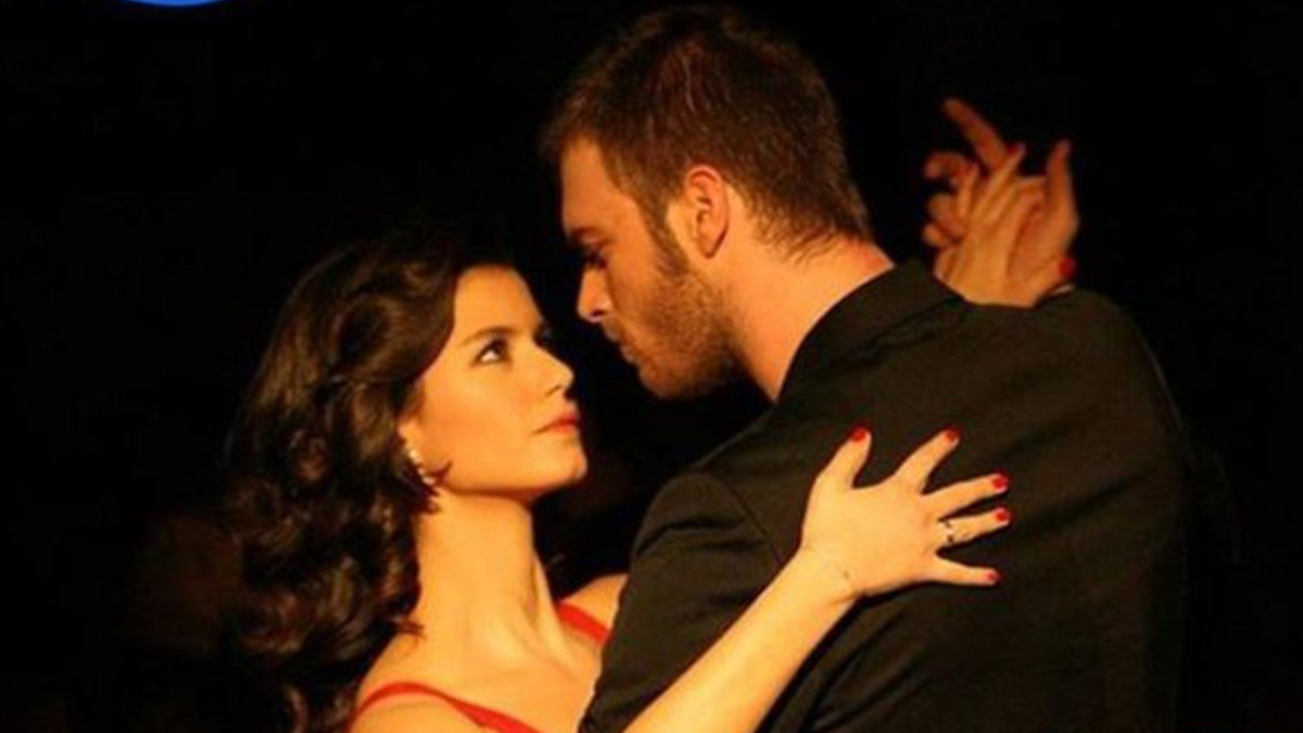 Bu Burçlar Aşk İçin Ayak Bile Yıkar! İşte Aşkı Dibine Kadar Hortumlayan Burçlar