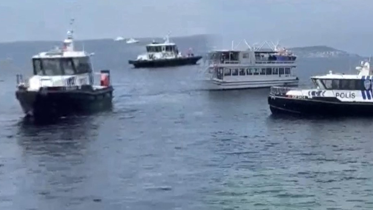 Maltepe'ye denizden engel: Belediyenin teknesine izin verilmedi, başkan denize atladı