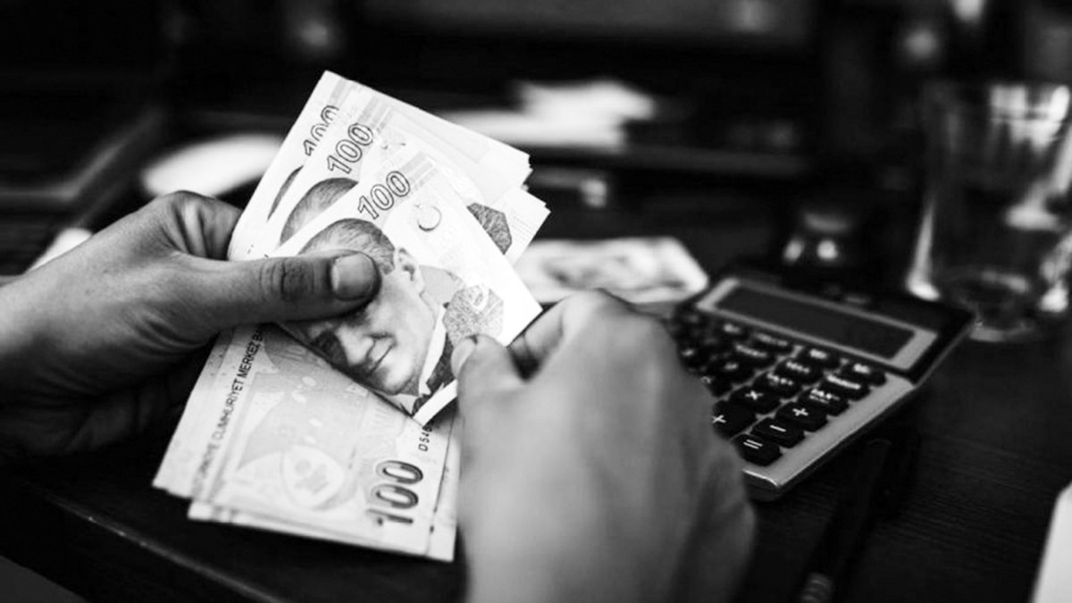 Ekonomik kriz, eşitsizlik imalatı veya gemileri karada yürütmek