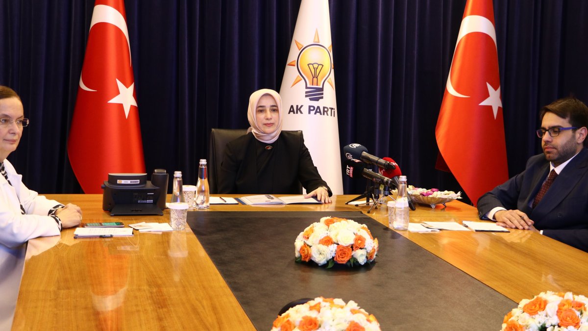 AK Parti heyeti, CHP ve MHP heyetleri video konferans yöntemiyle bayramlaştı