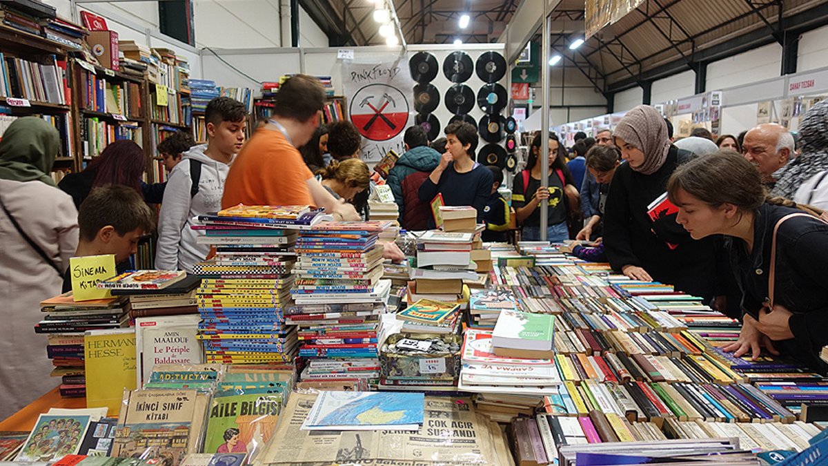 Ders kaynakları asgari ücrete denk: Öğrenciler kitaplarını alamıyor