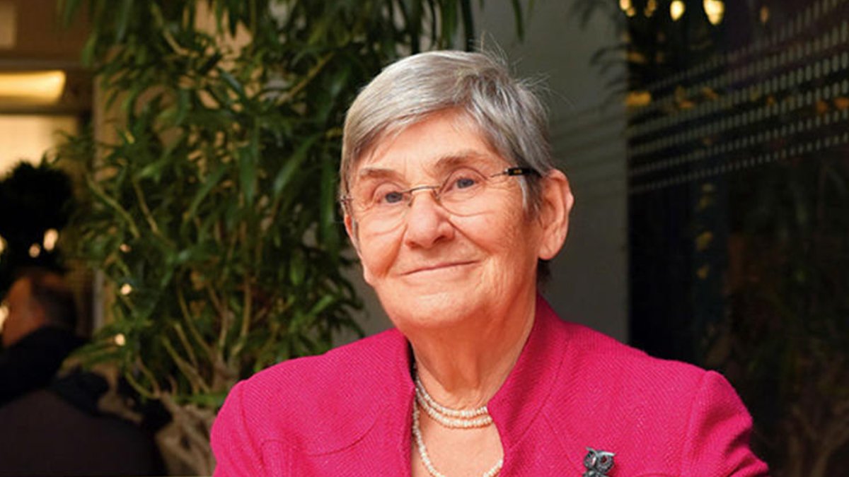 Canan Karatay "Kolay Değil" Dedi Hüngür Hüngür Ağladı! Gidenlere İstiklal Marşı İle Destek Veren Karatay'ın Gözyaşları Sel Oldu