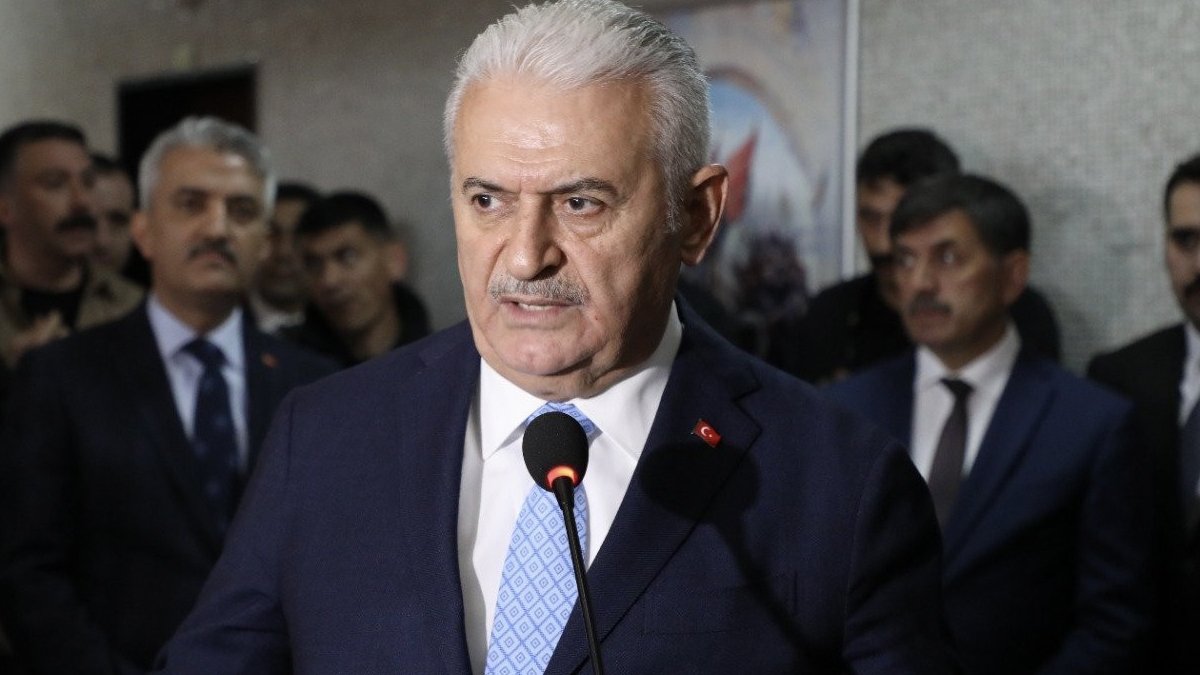 Binali Yıldırım: 1,5 milyar din kardeşimizin sorumluluğu da bize ait
