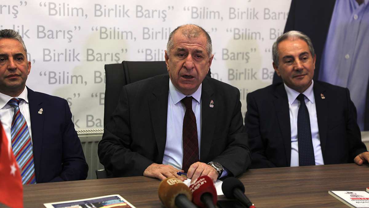 Özdağ'dan Soylu'ya cevap: Seni yarın İçişleri Bakanlığı’nın önünde bulacağım