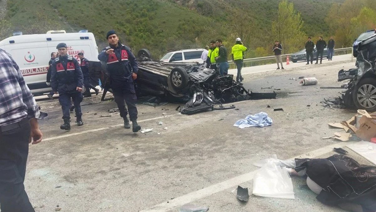 Çankırı'da feci kaza: 3 ölü, 12 yaralı