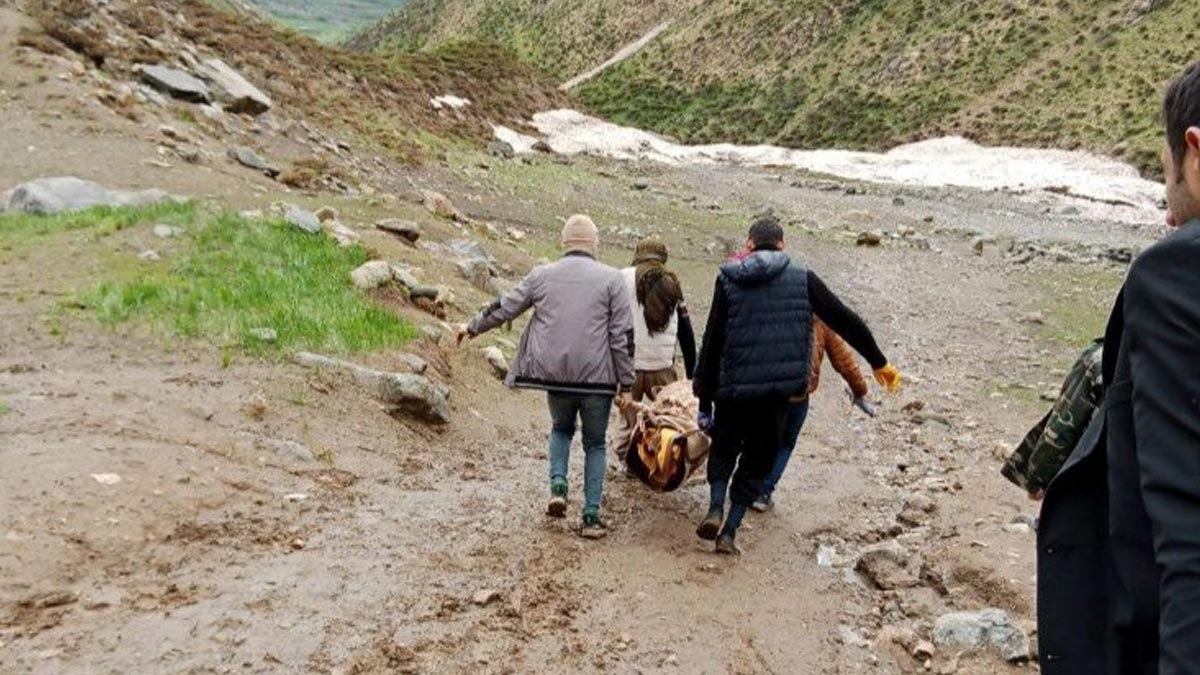 Üzerlerine çığ düşen 3 İranlının cesedi beş ay sonra bulundu