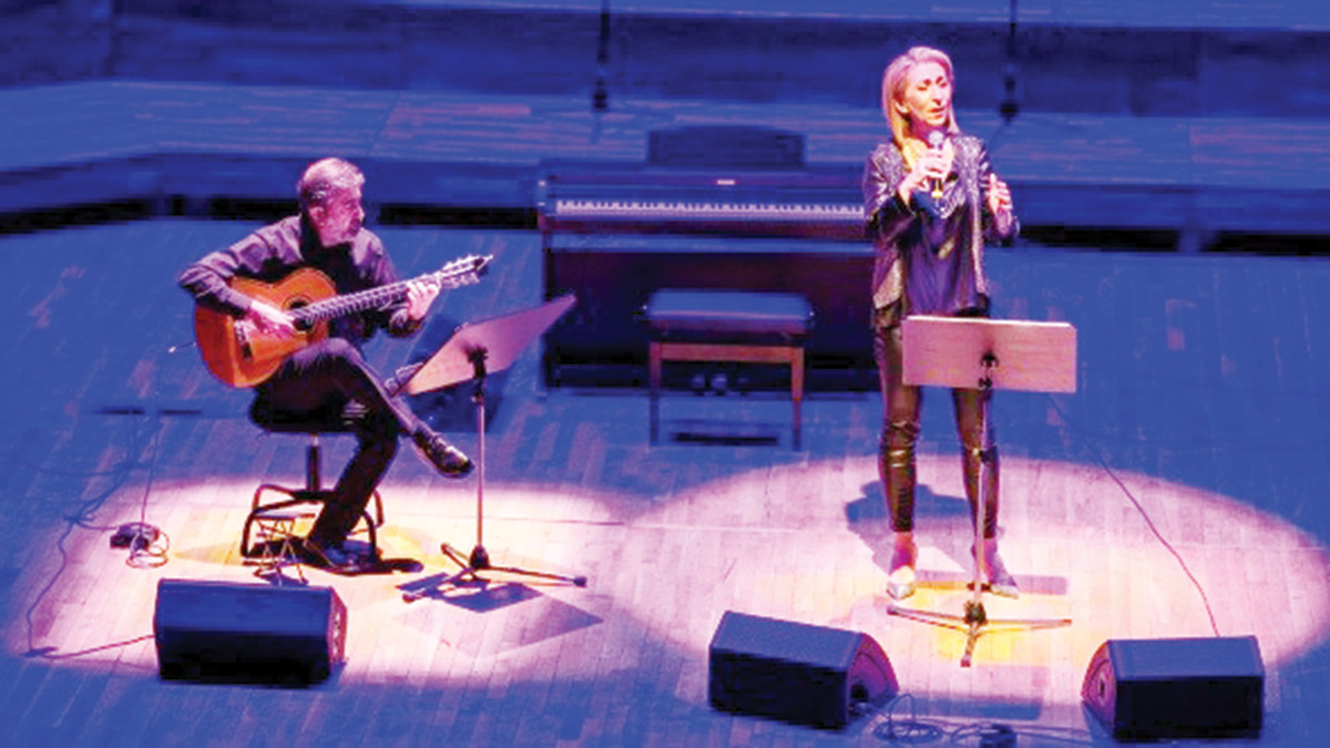 İzmir’in iki yakası müzik şöleninde buluştu