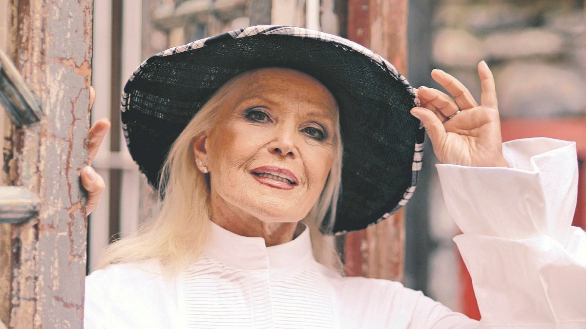 Gönül Yazar: Bırakın metroyu, metrobüse binmeyi, görmedim bile