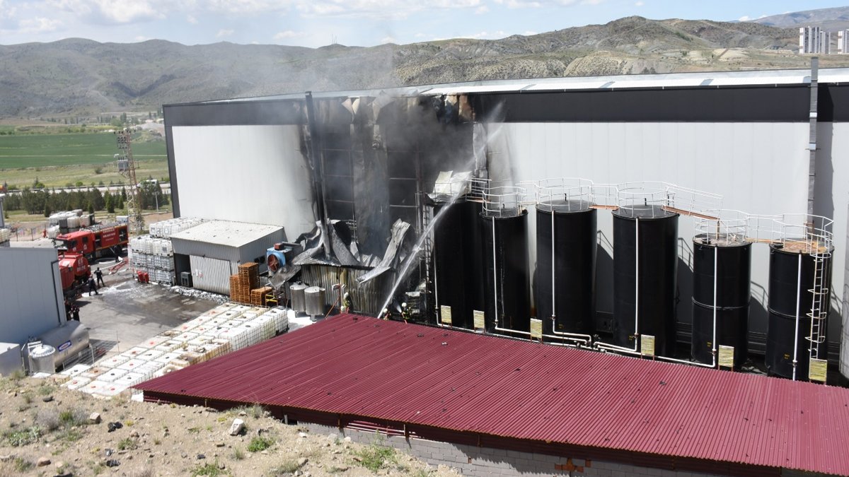 Kırıkkale'de madeni yağ fabrikasında yangın