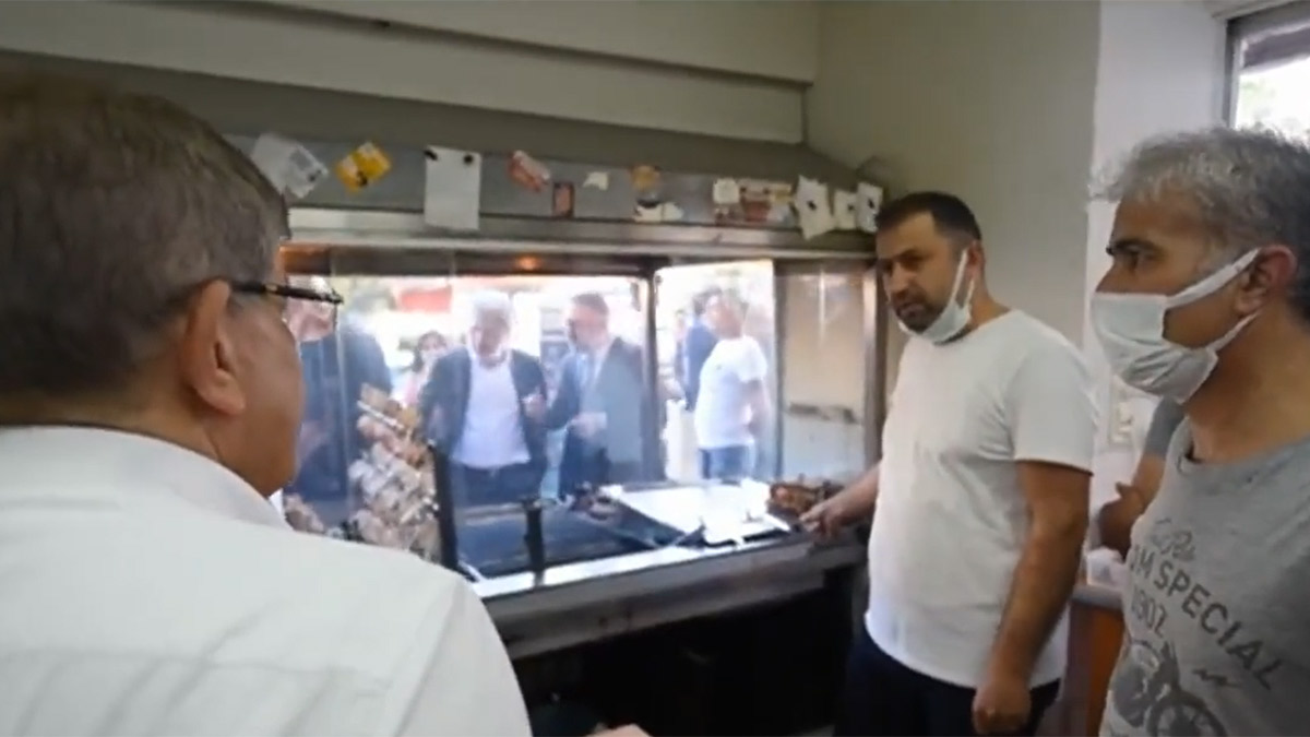 Davutoğlu Mersin'de esnafla dertleşti: Sorunları çözmek için tekrar meydandayız