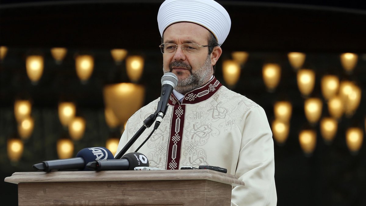 Eski Diyanet İşleri Başkanı Mehmet Görmez'den dikkat çeken açıklama: Siyasetin dinileşmesi büyük bir tehlike