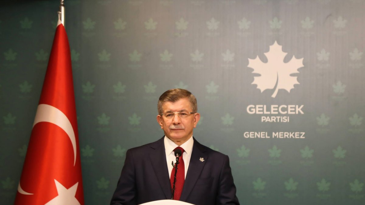 Ahmet Davutoğlu, İsveç ve Finlandiya'nın NATO'ya başvurusunu değerlendirdi: Türkiye kapıyı kapatmasın