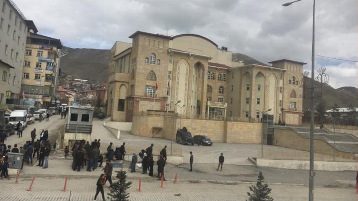 Hakkari'de gösteri ve yürüyüşlere geçici yasak