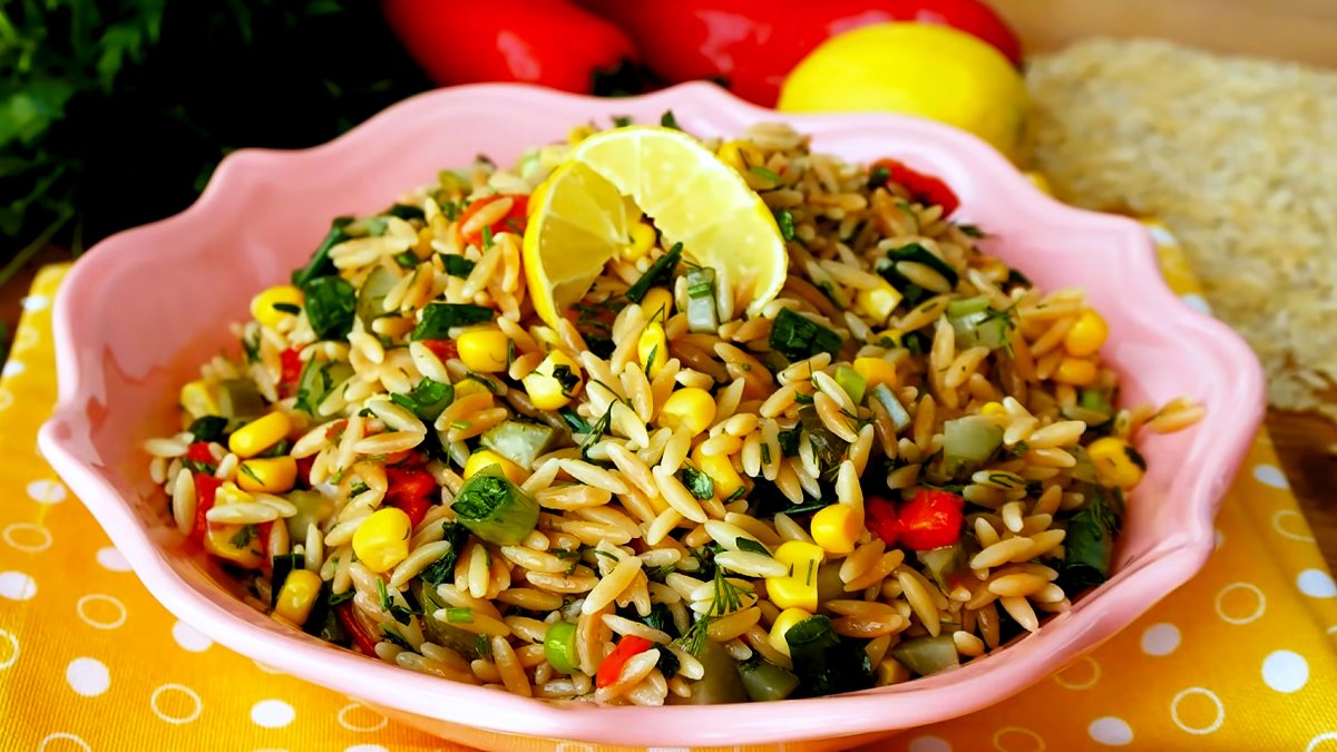 Tek Başına Bile Doyuran Orjinal Arpa Şehriye Salatası Tarifi! İşte Tadına Doyamayacağınız Arpa Şehriye Salatası!