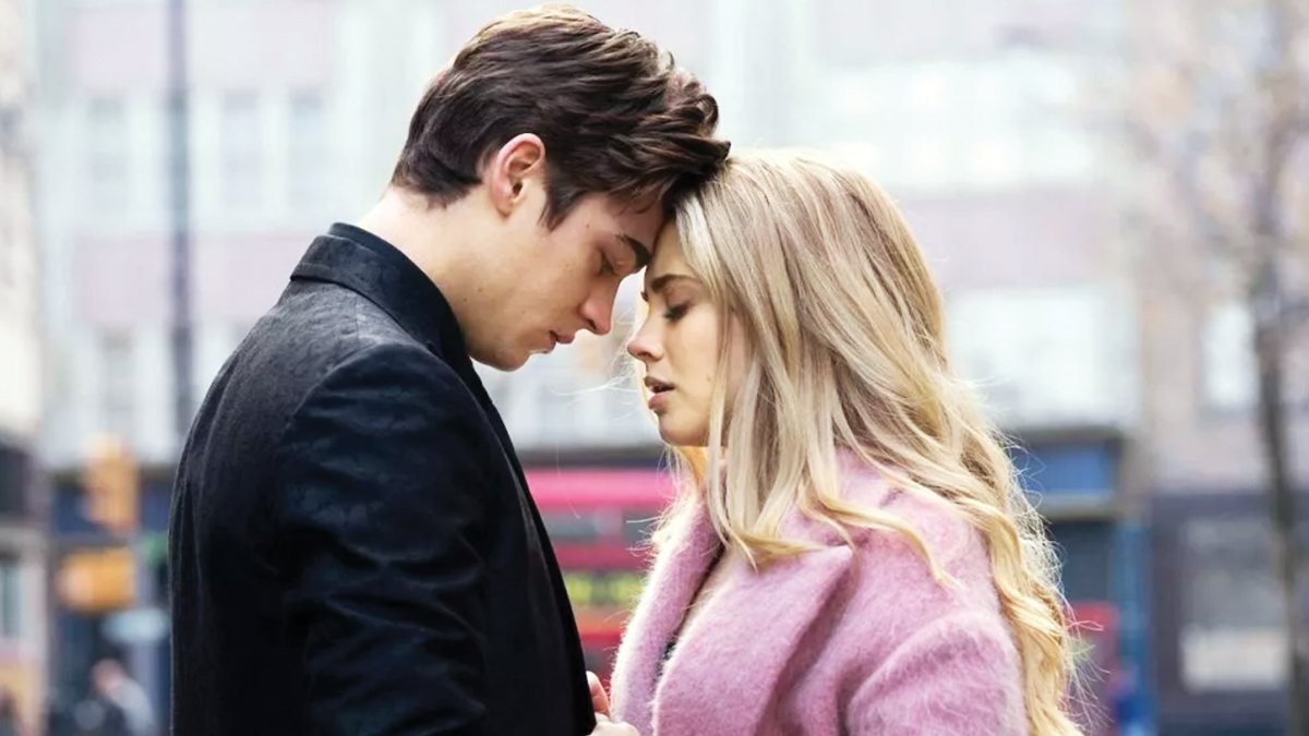 Gençleri gişede aşk  ve spor ikilemi bekliyor