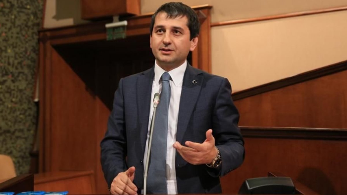 İYİ Partili İbrahim Özkan'dan çarpıcı paylaşım: İstanbulkart sahibi 1.6 milyon yabancı var