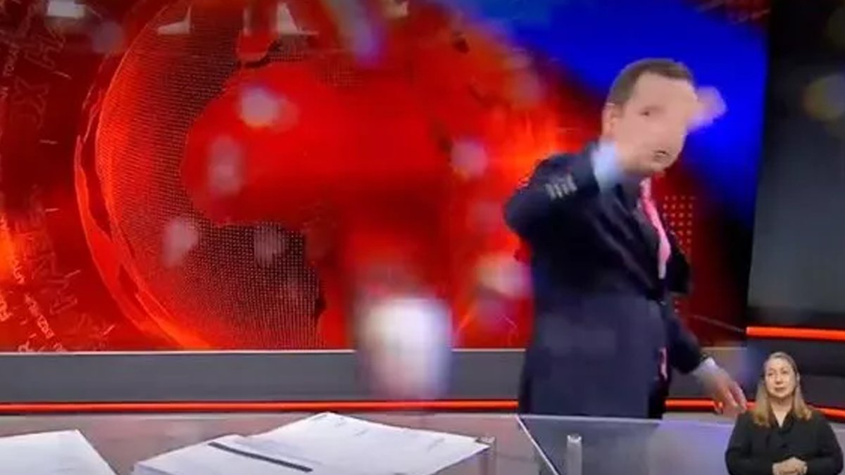 Olay Hareket Sonrası Selçuk Tepeli Kovuldu mu? FOX Tv'den Flaş Açıklama