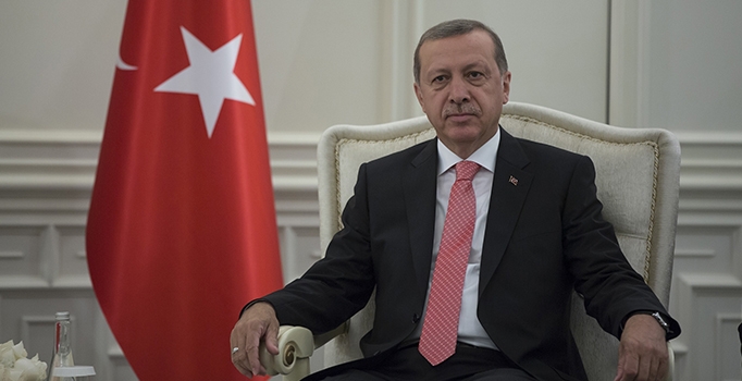 Erdoğan: Mursiye idam kararını şiddetle kınıyoruz