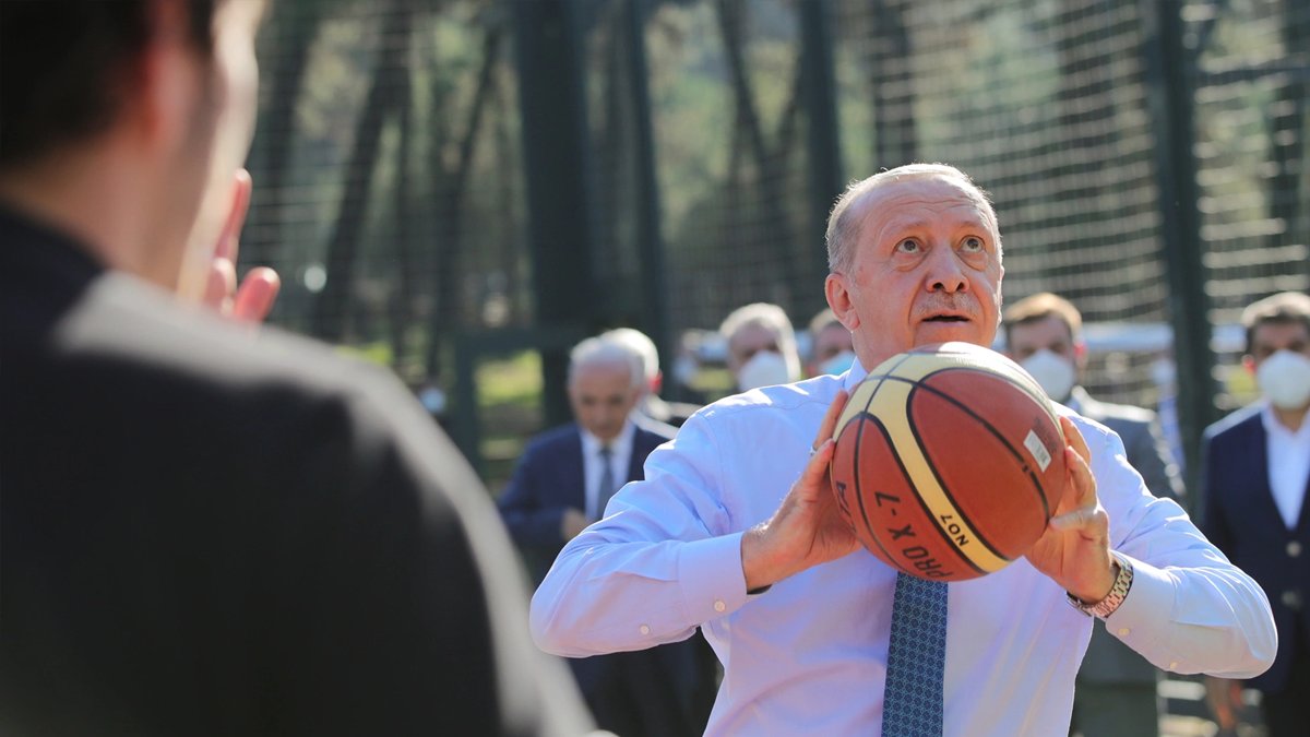 Cumhurbaşkanı Erdoğan bakanlarla yaptığı sporu açıkladı: Skorer noktasında bir numara benim