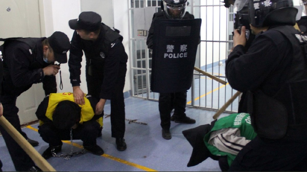 Çin polis arşivi Doğu Türkistan'daki zulmü belgelerle ortaya koydu: İnsanlık utansın