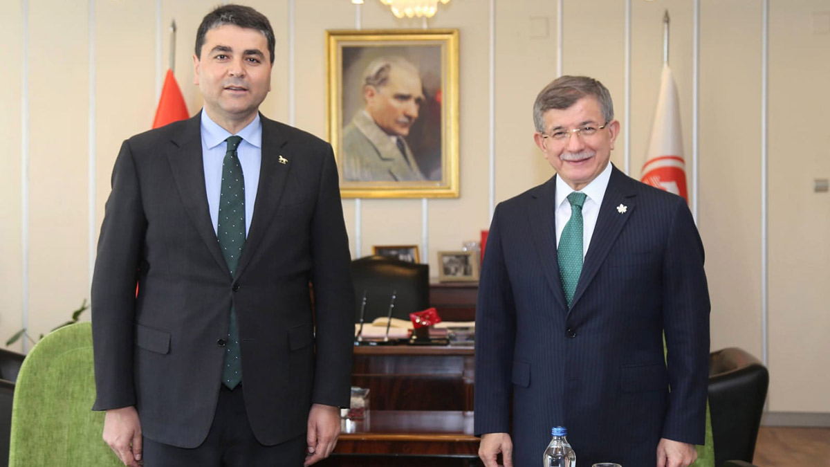 Gelecek Partisi lideri Davutoğlu'ndan Demokrat Partisi lideri Uysal'a ziyaret