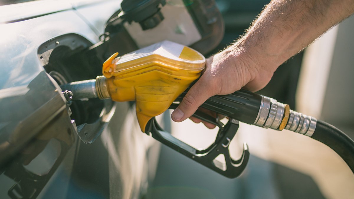 Bir zam da motorin ve benzine