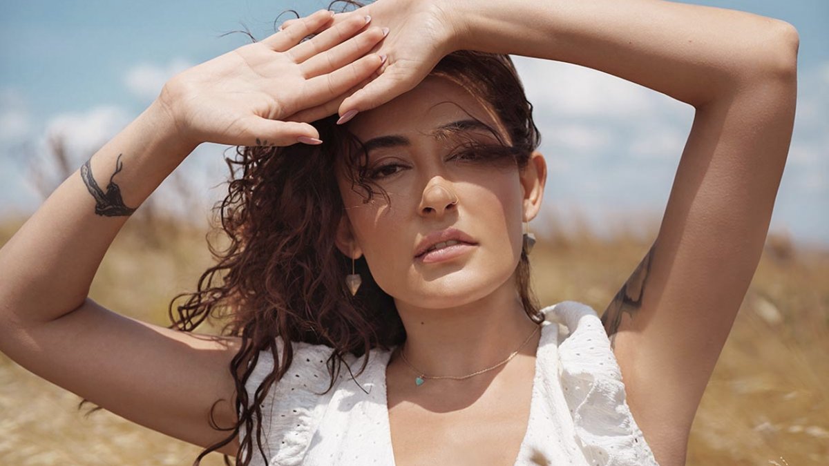 Sürpriz isimden konserleri iptal edilen Melek Mosso'ya destek: O konser teklifi bana da geldi ama...