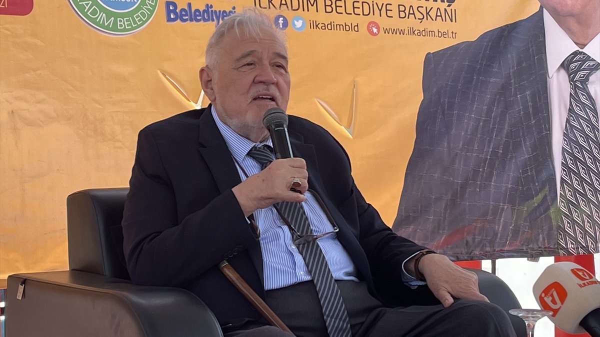 İlber Ortaylı'dan gençlere tavsiye: Yaşlılarla ahbaplık edin