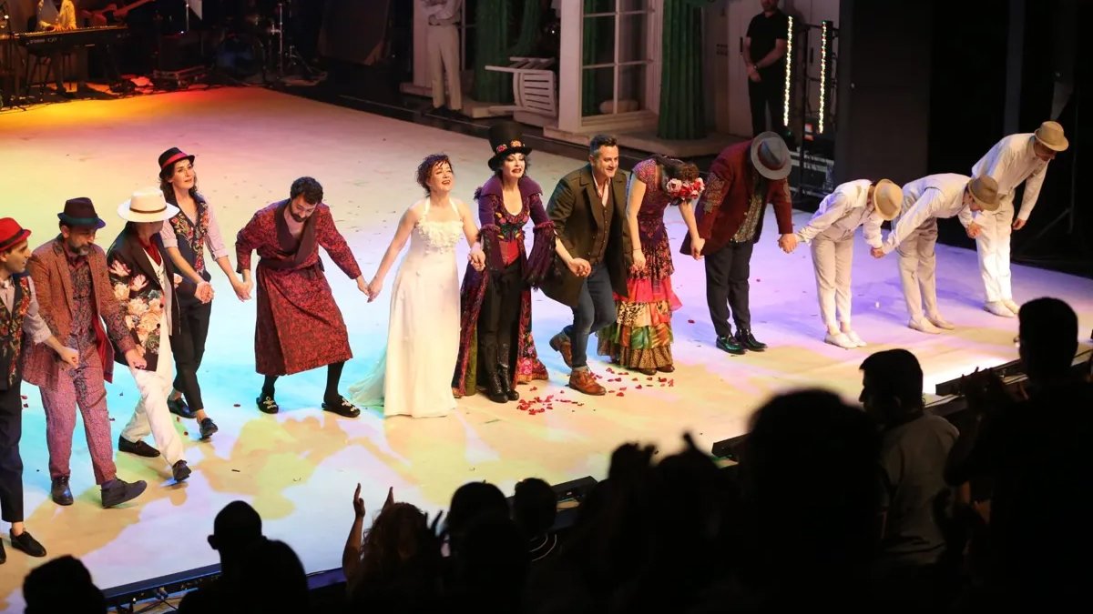 İBB Şehir Tiyatroları, Harbiye'de bu yaz 6 oyunla sahnede