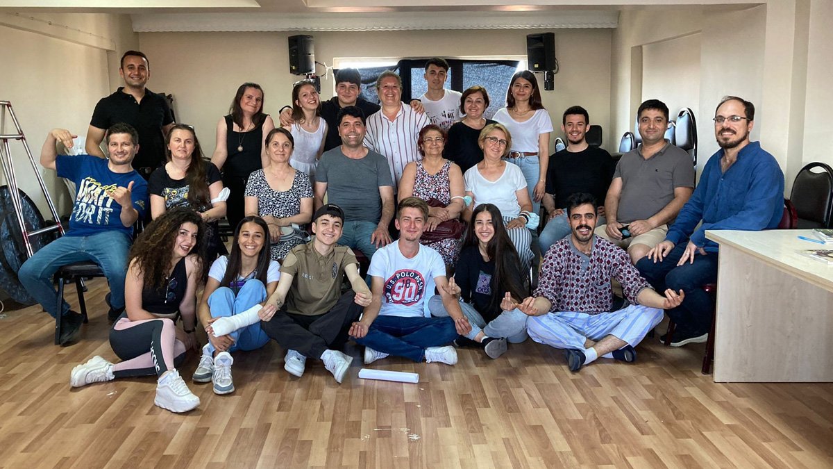 CHP Gaziosmanpaşa tarafından hazırlanan 'Her şeye rağmen' adlı oyun tiyatroseverlerle buluşacak