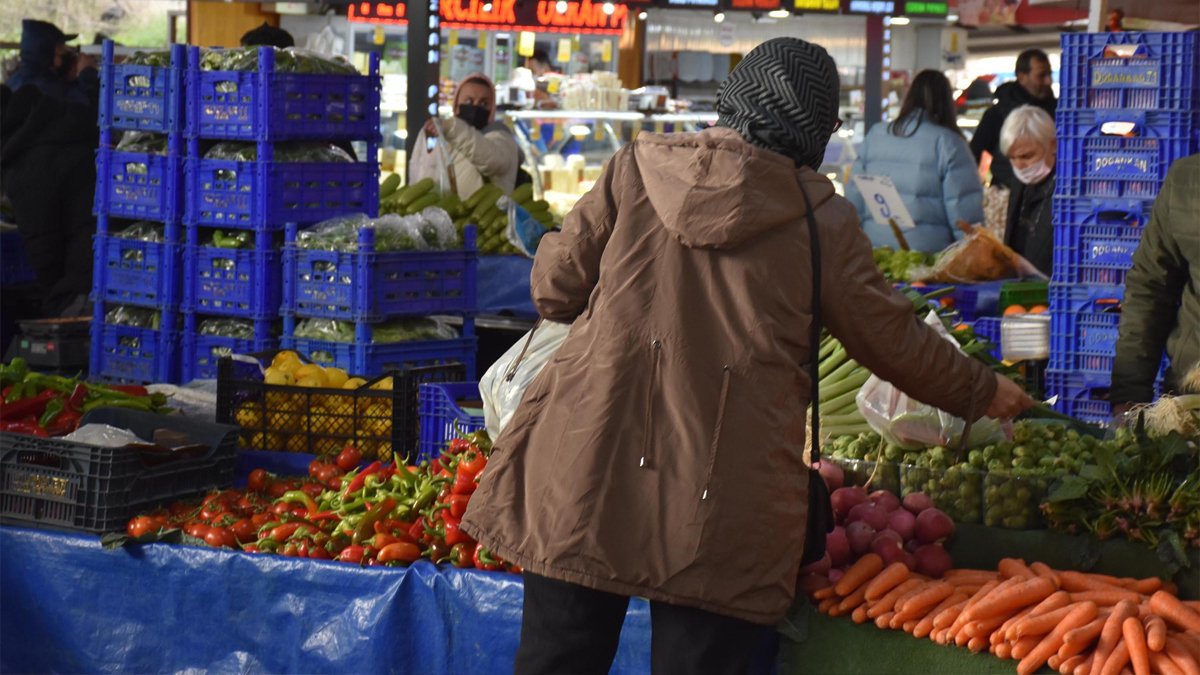 Gıda enflasyonu tarihi zirvesinde: Çöpe gidecek ürün vatandaşa gidiyor