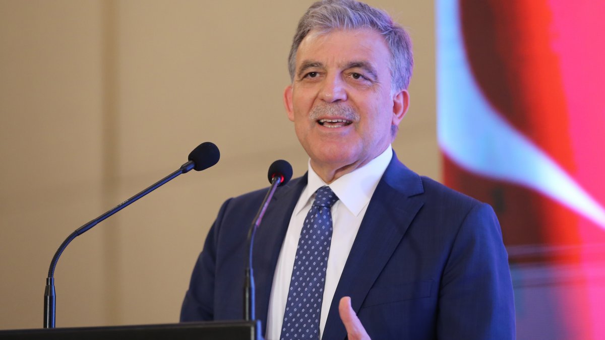 Abdullah Gül, ekonomik krizle boğuşan ülkeleri böyle uyardı: Silahlanmaya harcanan para artıyor