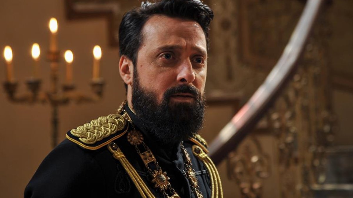 Taksi şoförü ünlü oyuncunun burnunu kırdı! Payitaht Abdülhamid'in yıldızı gözlerini hastanede açtı