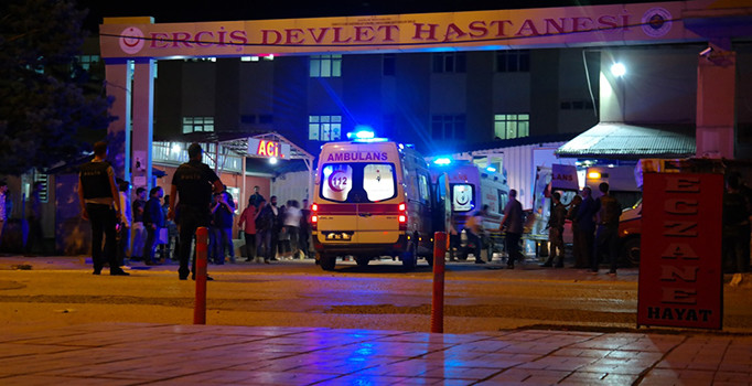 Van Erciş’te Pay Jandarma karakoluna bombalı saldırı: 2 şehit, 10 yaralı - Son dakika haberleri