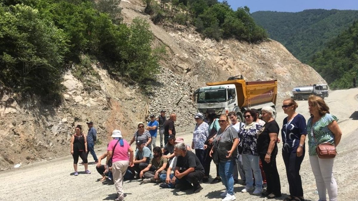 İkizdere'de köylülerden oturma eylemi: Bu kadar olmaz, öldürdünüz