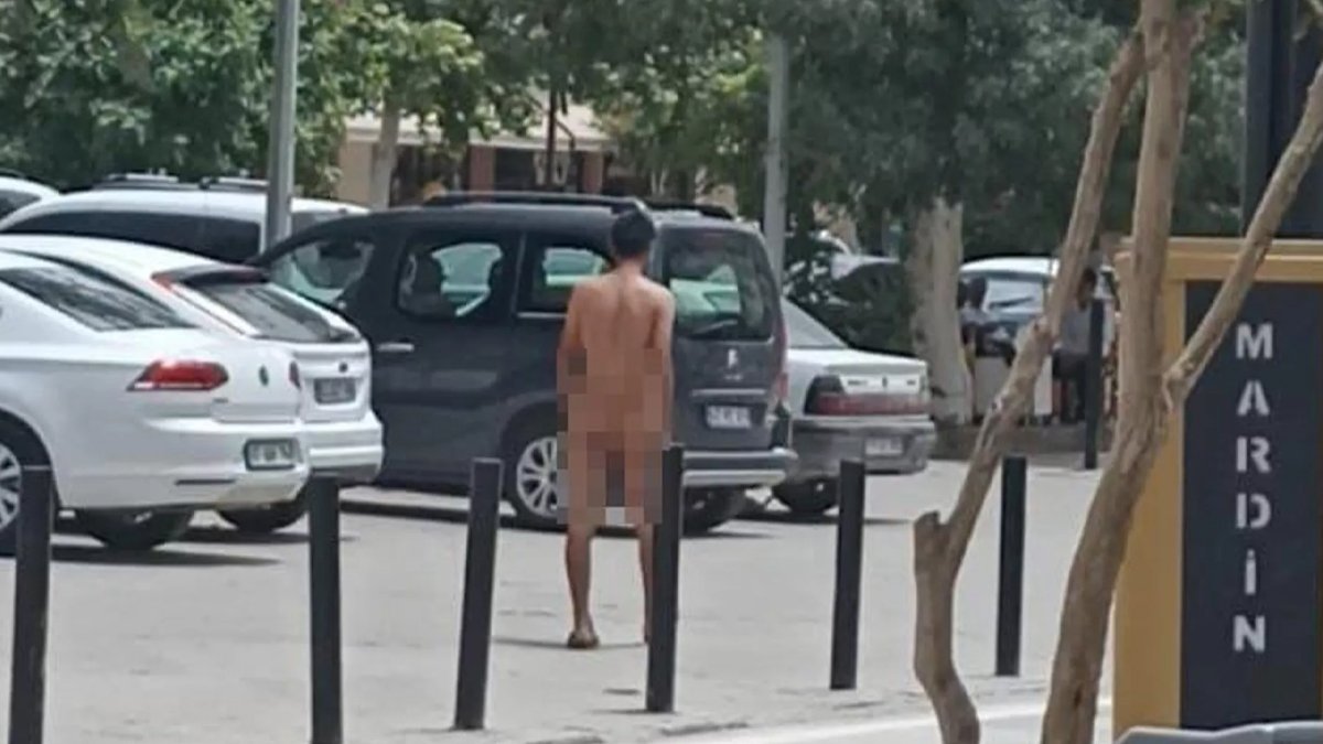 Mardin'de bir adam çıplak gezerken yakalandı