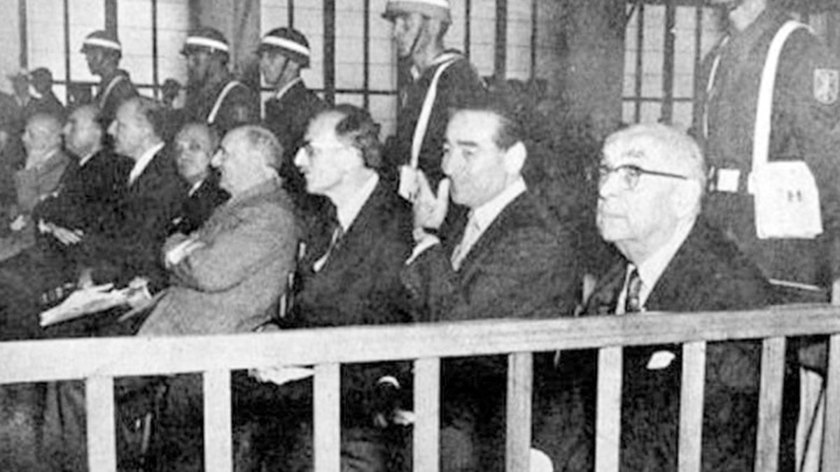 Demokrat Parti nasıl kapatıldı?