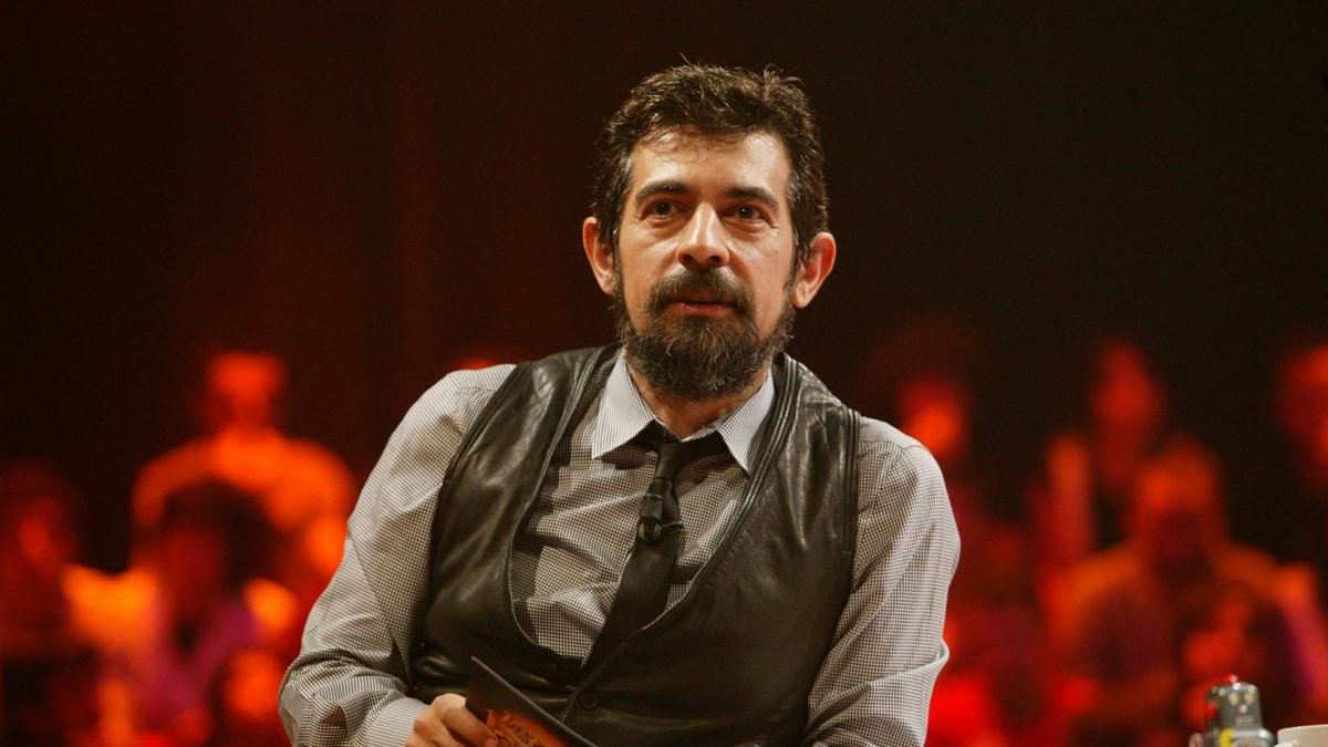 Ünlü şovmen Bayülgen, kalp spazmı geçirdi! Hastaneye kaldırıldı