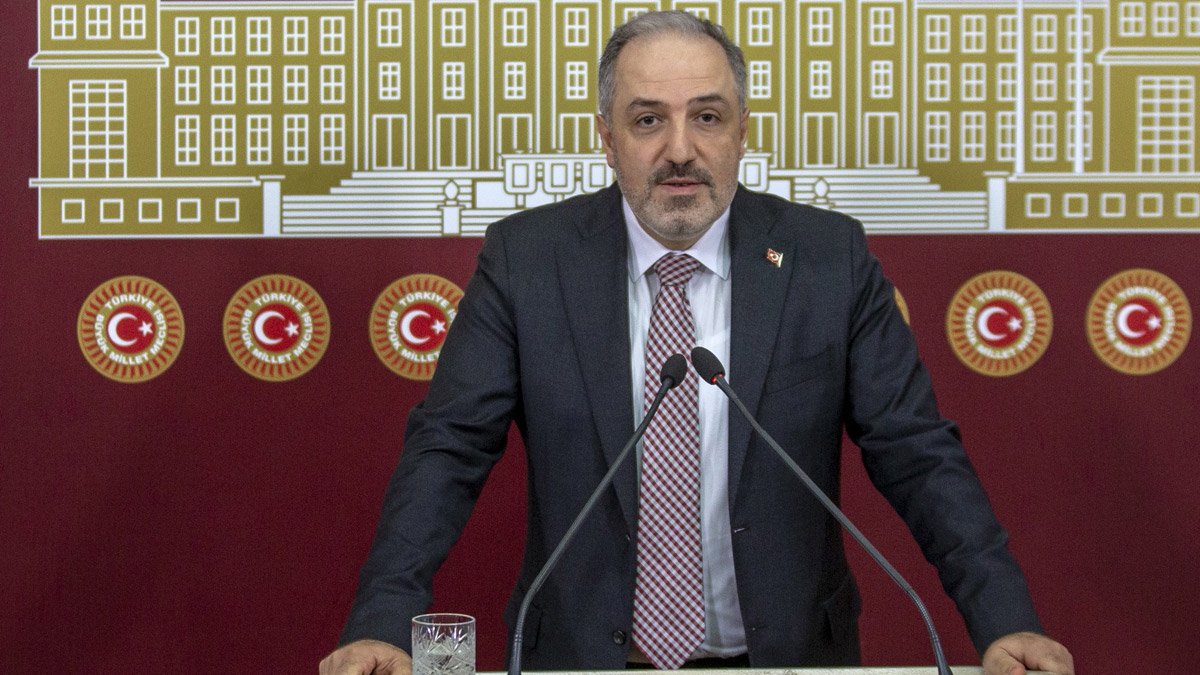 Demokrasiyi çiçeğe benzeten Yeneroğlu: İktidar o çiçeği köküyle koparmaya çalışıyor