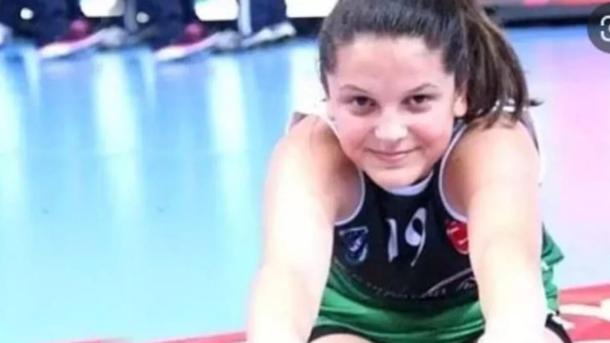 Resimdeki Ünlüyü Tanıdınız mı? Oysa Tüm Türkiye Ve Dünya Onu Tanıyor İşte Sosyal Medyayı Sallayan Fotoğraflar...